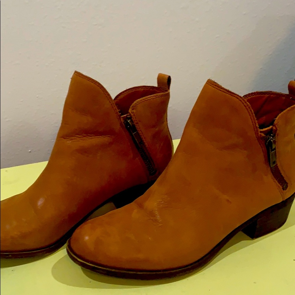 Booties in brown size 6.5
